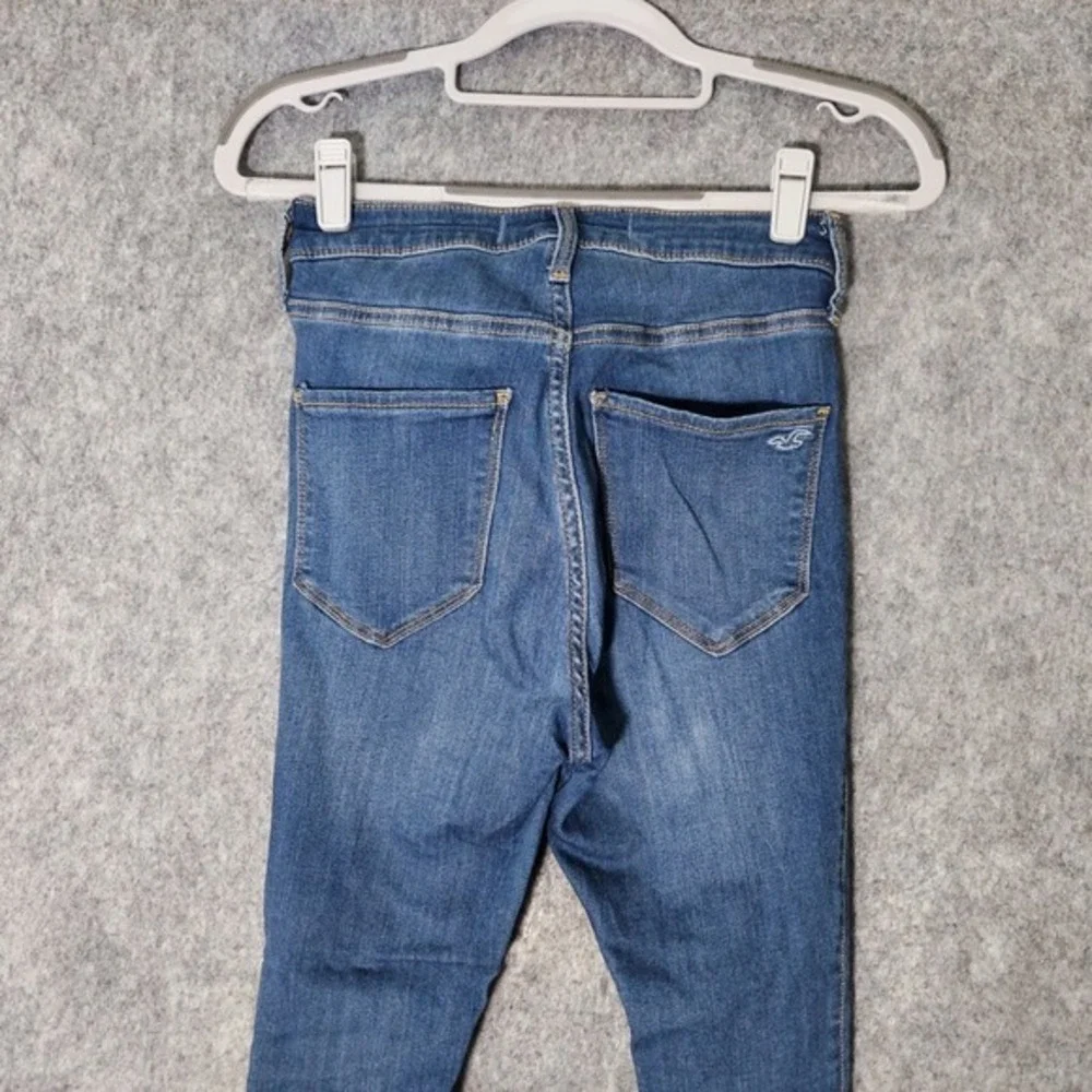 Hollister Women Jeans 3 Short High Jegging Distressed Trashed Stonewash Stretch - Picture 7 of 10